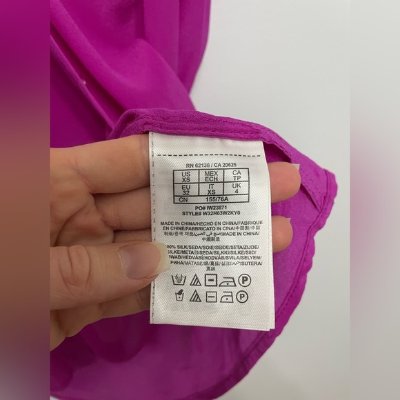 GUESS 100% Silk Sleeveless Button Up Blouse - Picture 6 of 6